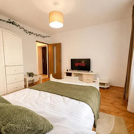 Stylish Near Old Town Apartman *